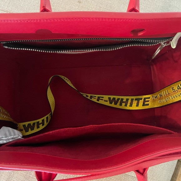 Red crosshatch leather Off-White tote with pouch - Picture 6 of 16